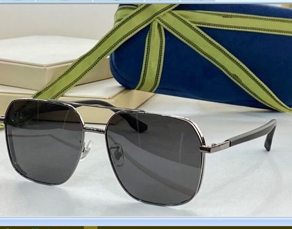 2021 women men sports sunglasses oversize black silver metal frame dark grey lenses available with box, White;black 
2021 women men sports sunglasses oversize black silver metal frame dark grey lenses available with box, White;black