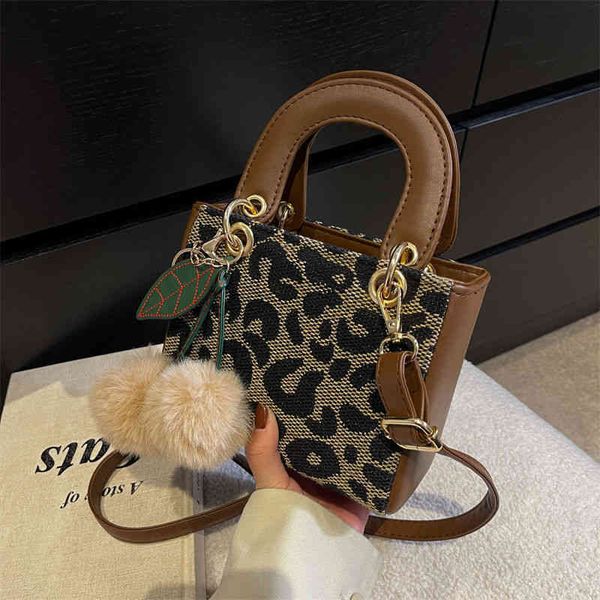 women's fashion personality trend brand bag wholesale portable small new foreign style versatile shoulder autumn and winter sense mseng
women's fashion personality trend brand bag wholesale portable small new foreign style versatile shoulder autumn and winter sense mseng