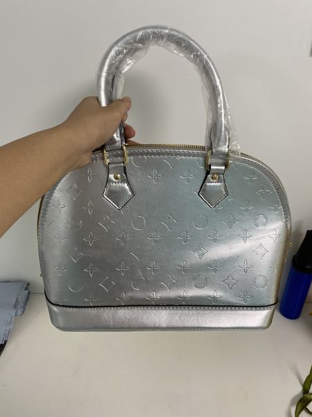 alma bb famous black bags designer shoulder handbags crossbody shell bag women tote duffle handbag luxury replica wholesale purse wallet
alma bb famous black bags designer shoulder handbags crossbody shell bag women tote duffle handbag luxury replica wholesale purse wallet