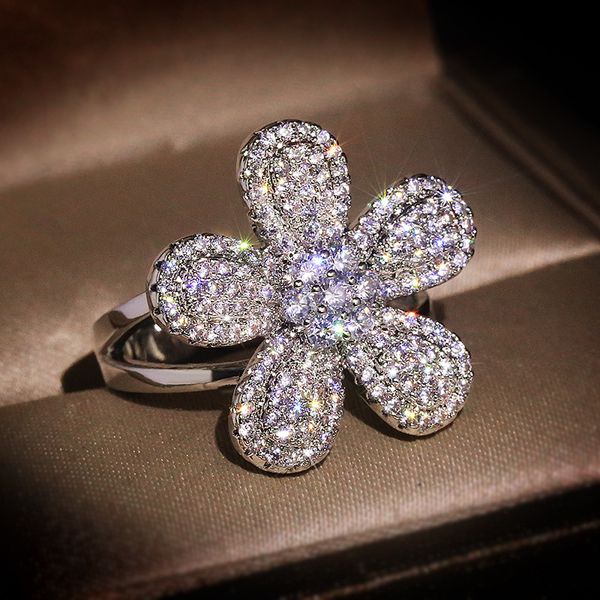 2022 fashion clothing designer exquisite malachite green diamond ring girls ladies line up mother's day birthday gift champion gift 653, Golden;silver
2022 fashion clothing designer exquisite malachite green diamond ring girls ladies line up mother's day birthday gift champion gift 653, Golden;silver