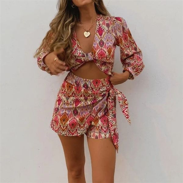 traf women sets print skirt shorts woman floral female long sleeve knot crop summer suits vintage high waist 220608, White
traf women sets print skirt shorts woman floral female long sleeve knot crop summer suits vintage high waist 220608, White