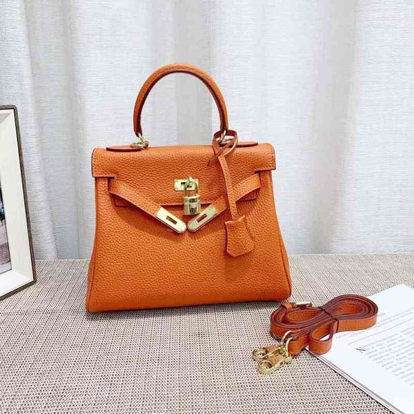 explosive fashion bags heme leather women's bag 2022 fashion versatile litchi pattern single shoulder bag mini cowhide portable messeng
explosive fashion bags heme leather women's bag 2022 fashion versatile litchi pattern single shoulder bag mini cowhide portable messeng