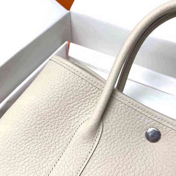 7a+ garden party totes women luxury designers bags 2021 larger size crossbody purse cowhide learther checker plaid with original box th ke#2
7a+ garden party totes women luxury designers bags 2021 larger size crossbody purse cowhide learther checker plaid with original box th ke#2