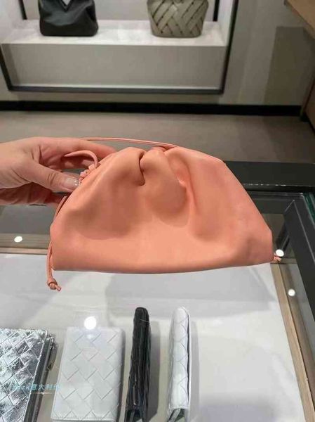 bottegas venetas pouch mini hand-held dumpling bag cloud