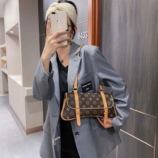 handbags european and american fashion bag retro printing one-shoulder underarm in ancient flower chain single-shoulder messenger 269o
handbags european and american fashion bag retro printing one-shoulder underarm in ancient flower chain single-shoulder messenger 269o