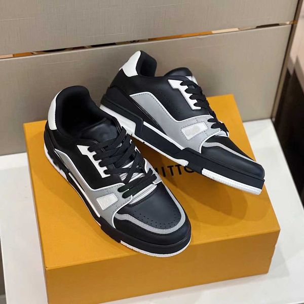 genuine coach shoes sneakers leather rubber-soled goat letters black and white printed embroidery fashion thick-soled running shoes
genuine coach shoes sneakers leather rubber-soled goat letters black and white printed embroidery fashion thick-soled running shoes