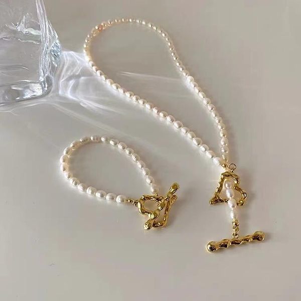 chains 2022 baroque natural pearl metal heart-shaped choker necklace for woman korean fashion jewelry girl's suit clavicle chain, Silver
chains 2022 baroque natural pearl metal heart-shaped choker necklace for woman korean fashion jewelry girl's suit clavicle chain, Silver