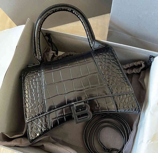 designer luxury balencaigass handbags version home high bags b crocodile hourglass 2022 one shoulder portable messenger 
designer luxury balencaigass handbags version home high bags b crocodile hourglass 2022 one shoulder portable messenger