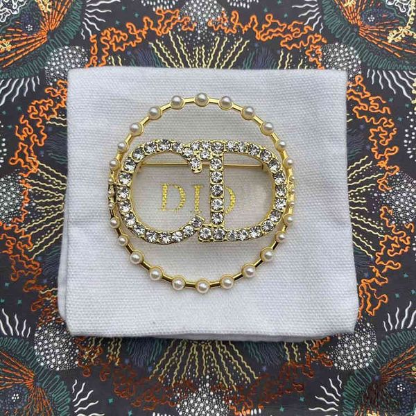 fine jewellery ring large diamond inlaid pearl brooch simple temperament high sense brooch accessories, Gray
fine jewellery ring large diamond inlaid pearl brooch simple temperament high sense brooch accessories, Gray