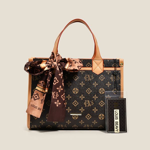 wholesale factory ladies leathers bags retro classic printed handbag large capacity contrast leather backpack elegant atmosphere ribbon wome
wholesale factory ladies leathers bags retro classic printed handbag large capacity contrast leather backpack elegant atmosphere ribbon wome