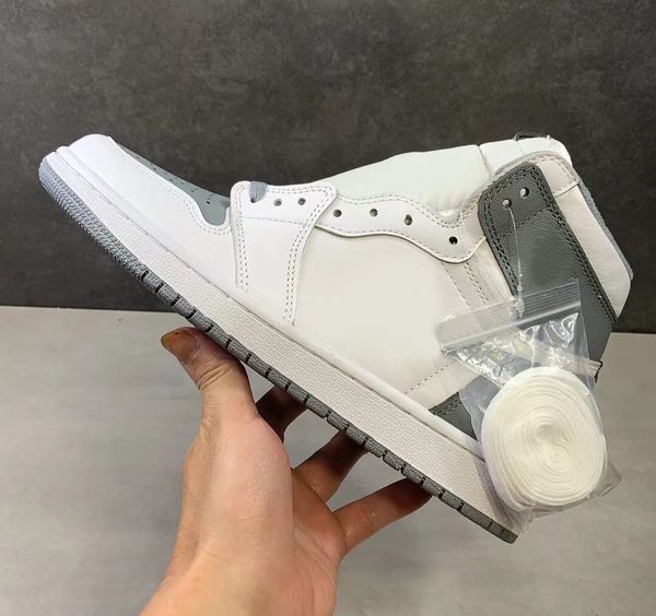 1 high og stealth mens basketball shoes 1s stealth white womens outdoor sports sneakers 555088-037 with box size us 5.5-13
1 high og stealth mens basketball shoes 1s stealth white womens outdoor sports sneakers 555088-037 with box size us 5.5-13