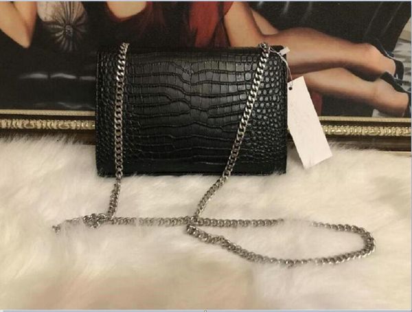 2022 handbags with dust bag tote sheepskin caviar metal chain silver handbag leather shoulder flip cover diagonal bags
2022 handbags with dust bag tote sheepskin caviar metal chain silver handbag leather shoulder flip cover diagonal bags