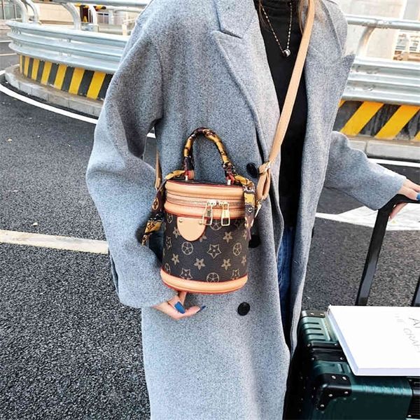 68% off bucket spring new old flower portable cylinder bag broadband single shoulder messenger bag
68% off bucket spring new old flower portable cylinder bag broadband single shoulder messenger bag