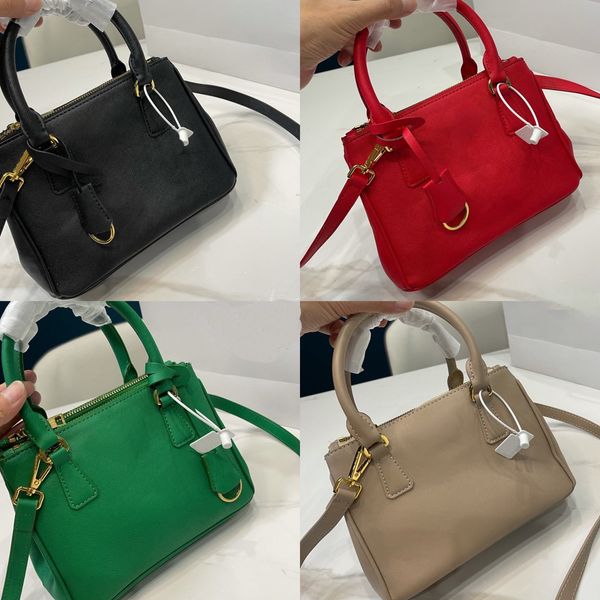 designer bags women handbags purses shopping bag large capacity solid color shoulder totes classic with letterss
designer bags women handbags purses shopping bag large capacity solid color shoulder totes classic with letterss