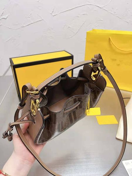 women shoulder bags designer handbags luxurys messenger bag fashion crossbody pockets totes handbag small purses lady shopping pack
women shoulder bags designer handbags luxurys messenger bag fashion crossbody pockets totes handbag small purses lady shopping pack