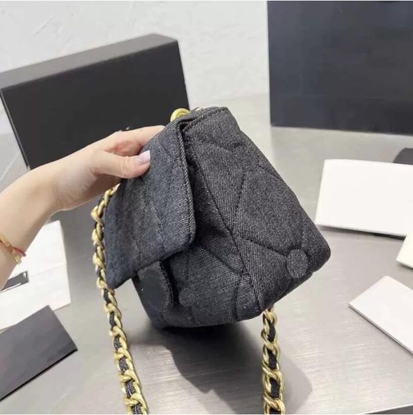 tz women's fashion flap designers bags black blue denim designer gold-tone metal hardware embroidery oversized chain handled diamond qu
tz women's fashion flap designers bags black blue denim designer gold-tone metal hardware embroidery oversized chain handled diamond qu