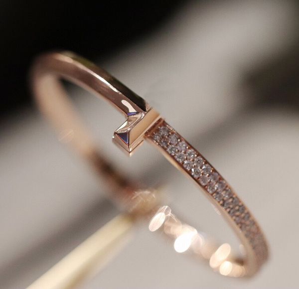 2022 charm punk band bracelet with sparkly diamond in 18k rose gold plated for women wedding jewelry gift have box stamp ps4112a, Golden;silver
2022 charm punk band bracelet with sparkly diamond in 18k rose gold plated for women wedding jewelry gift have box stamp ps4112a, Golden;silver