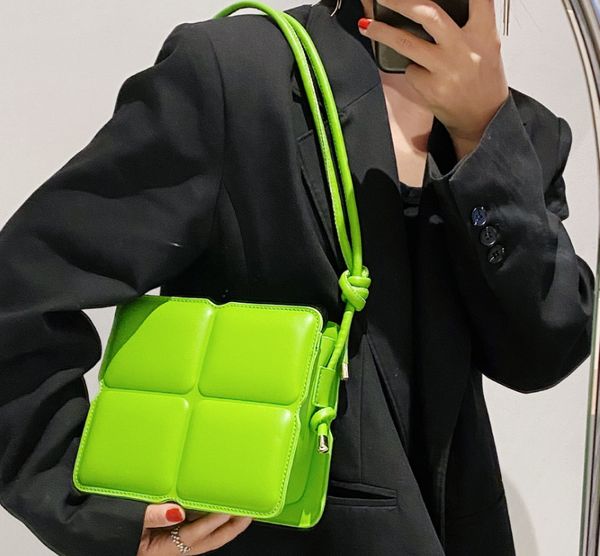 green shoulder bags for women pu leather handbags underarm women's envelope bag trend female even design bag
green shoulder bags for women pu leather handbags underarm women's envelope bag trend female even design bag