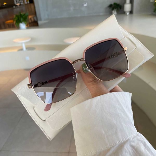 women's advanced sense ins2022 new fashion women's round face half frame polarizer anti ultraviolet mesh red sunglasses, White;black
women's advanced sense ins2022 new fashion women's round face half frame polarizer anti ultraviolet mesh red sunglasses, White;black