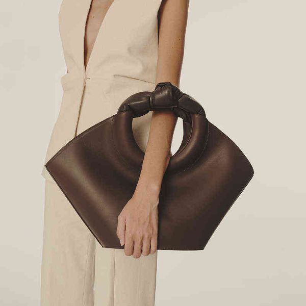 evening bags fashion brand purses and handbags luxury designer personality knotted bag 2022 large capacity retro tote female basket 220513
evening bags fashion brand purses and handbags luxury designer personality knotted bag 2022 large capacity retro tote female basket 220513