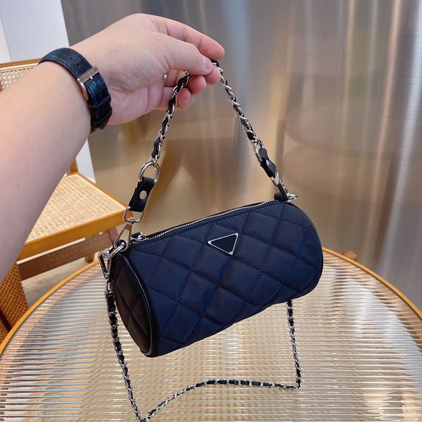 5a+mini chain crossbody nylon bags pen container clutch fashion designer shoulder handbags women's cylinder bag with original box hand
5a+mini chain crossbody nylon bags pen container clutch fashion designer shoulder handbags women's cylinder bag with original box hand