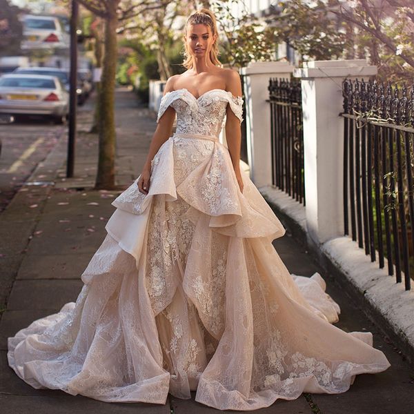 simple off the shoulder wedding dresses sweetheart bridal gown custom made lace appliques long train detachable train charming robes de mari, White
simple off the shoulder wedding dresses sweetheart bridal gown custom made lace appliques long train detachable train charming robes de mari, White