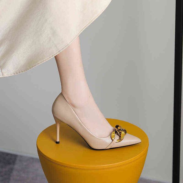 2022 high-heeled women's thin heel metal buckle pointed shallow mouth banquet women can wear fairy single shoes every day, Black
2022 high-heeled women's thin heel metal buckle pointed shallow mouth banquet women can wear fairy single shoes every day, Black