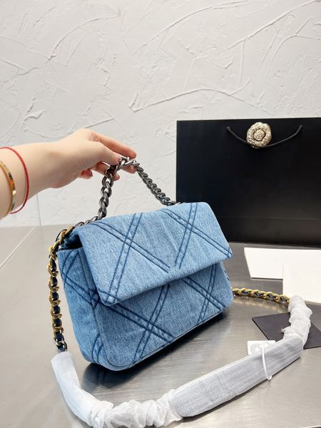 designers shoulder bag luxurious tote purse handbag message bags cluth brand classic genuine leather crossbody chain gift box 26cm cowboy fa
designers shoulder bag luxurious tote purse handbag message bags cluth brand classic genuine leather crossbody chain gift box 26cm cowboy fa