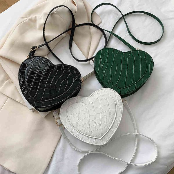 evening bags pu leather ladies heartshaped crossbody bag luxury designer small shoulder for women female clutch purse handbags 220630
evening bags pu leather ladies heartshaped crossbody bag luxury designer small shoulder for women female clutch purse handbags 220630