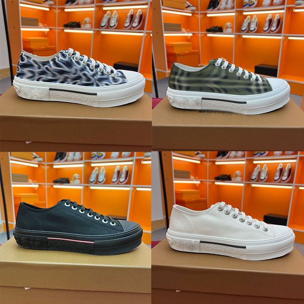 casual shoes designer's high-quality striped plaid casual shoes series black-and-white sneakers with low and thick soles 39-46
casual shoes designer's high-quality striped plaid casual shoes series black-and-white sneakers with low and thick soles 39-46