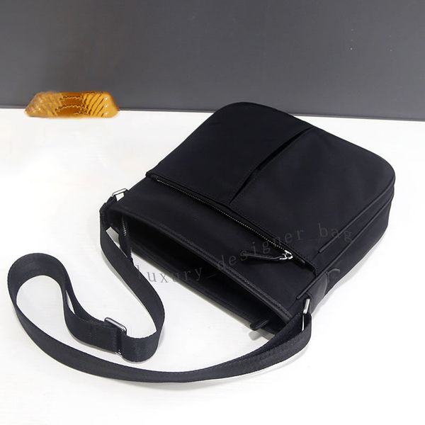 men nylon shoulder bags interior zipper pocket mens casual designers crossbody boys luxury school bags
men nylon shoulder bags interior zipper pocket mens casual designers crossbody boys luxury school bags