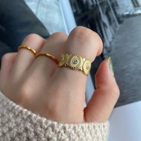 silvology 925 sterling silver daisy flower originality design temperament minimalist rings for women 2020 office jewelry, Slivery;golden
silvology 925 sterling silver daisy flower originality design temperament minimalist rings for women 2020 office jewelry, Slivery;golden