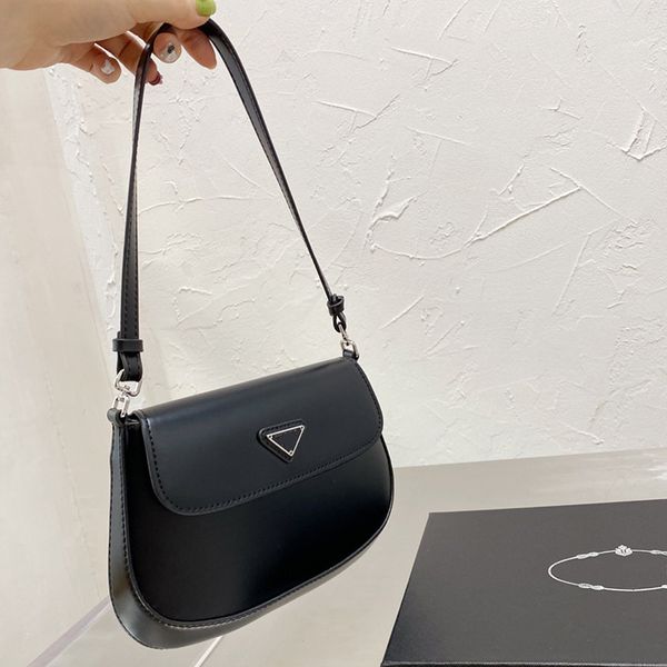 women designer cleo underarm shoulder bag italy milano cowskin crossbody handbags genuine leather woman fashion handbag luxurys designers ba
women designer cleo underarm shoulder bag italy milano cowskin crossbody handbags genuine leather woman fashion handbag luxurys designers ba
