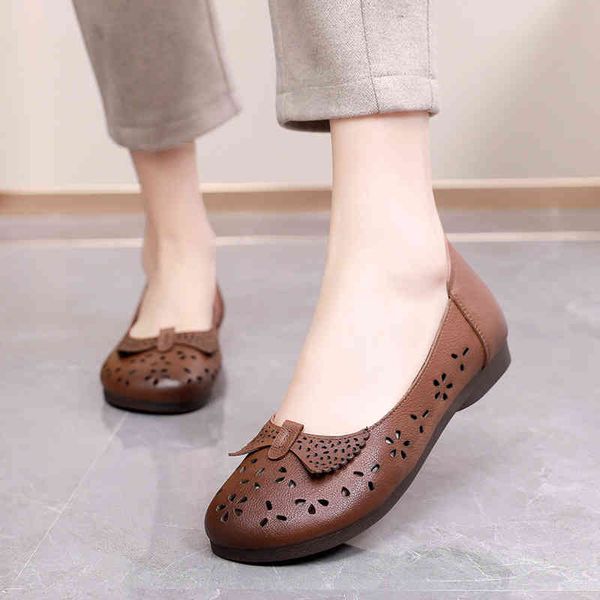 sandals leather comfortable hollow mother's shoes sandals low soft bottom breathable summer ox tendon middle-aged and elderly hole zvmc, Black
sandals leather comfortable hollow mother's shoes sandals low soft bottom breathable summer ox tendon middle-aged and elderly hole zvmc, Black