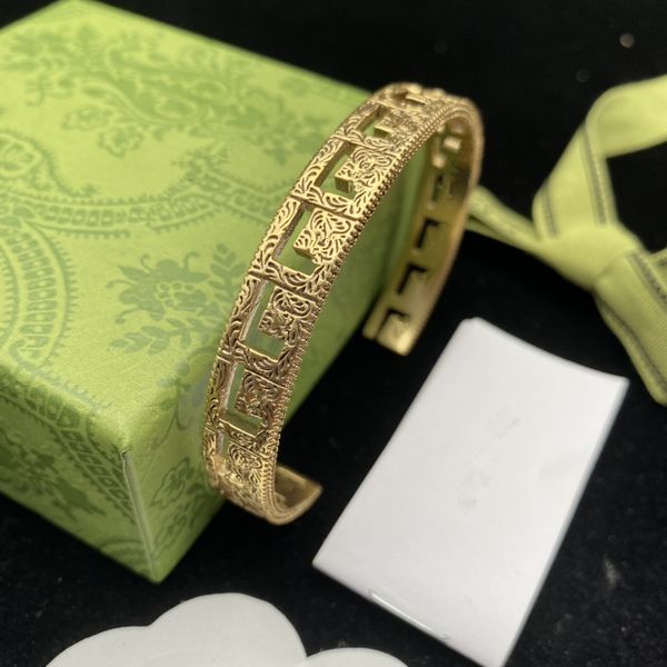 luxury designer bangle gold classic letter engrave cuff bracelet fashion jewelry men and women bracelets wedding gift, White
luxury designer bangle gold classic letter engrave cuff bracelet fashion jewelry men and women bracelets wedding gift, White