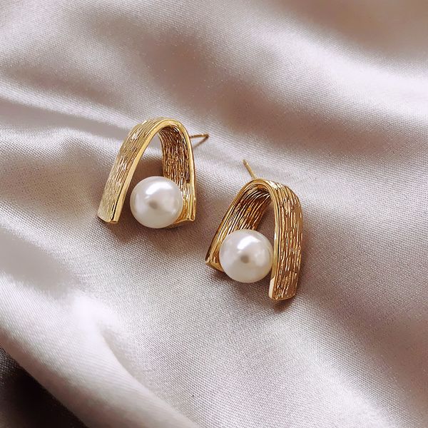 925 silver needle arc pearl simplicity metal stud earrings fashionable womens cold style french style vintage eardrop, Golden
925 silver needle arc pearl simplicity metal stud earrings fashionable womens cold style french style vintage eardrop, Golden