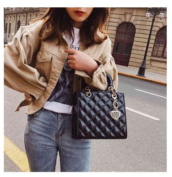 women's fashion personality trend brand bag wholesale patent leather small new lingge fragrance chain single shoulder oblique span squa
women's fashion personality trend brand bag wholesale patent leather small new lingge fragrance chain single shoulder oblique span squa