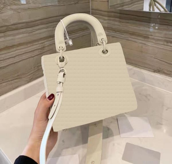 2022 elling lady bag women luxury designer bags fashion handbags designers shoulder bags classic crossbodybag saddle 3a brand totes belt box
2022 elling lady bag women luxury designer bags fashion handbags designers shoulder bags classic crossbodybag saddle 3a brand totes belt box