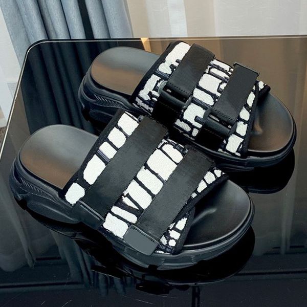 d wander slide is a hybrid design that combines sneakers and sandals oblique pattern on upper logo upper straps complete the look sandal fam, Black
d wander slide is a hybrid design that combines sneakers and sandals oblique pattern on upper logo upper straps complete the look sandal fam, Black