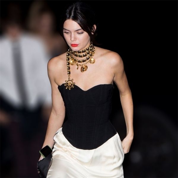 inspired by kendall jenner strapless black shaped boned corset with sweetheart neckline gathered cups 220325, White
inspired by kendall jenner strapless black shaped boned corset with sweetheart neckline gathered cups 220325, White