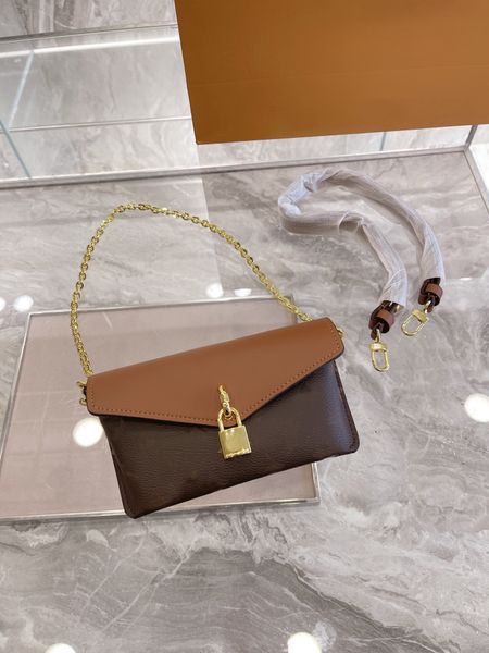 2022 luxury designer purse bag mini small classic flower designers crossbody shoulder bag with padlock strap flap pochette gold chain real l
2022 luxury designer purse bag mini small classic flower designers crossbody shoulder bag with padlock strap flap pochette gold chain real l