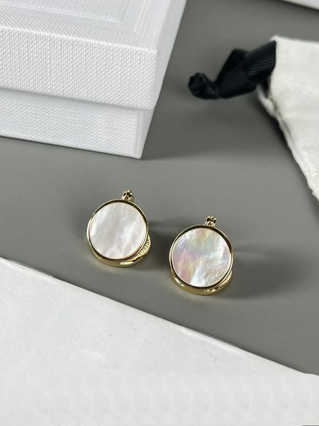 hoop women natural pearl luxury bright gold earrings fashion ear clips white shell 2022 jewelry accessories double sided earrings, Golden;silver
hoop women natural pearl luxury bright gold earrings fashion ear clips white shell 2022 jewelry accessories double sided earrings, Golden;silver
