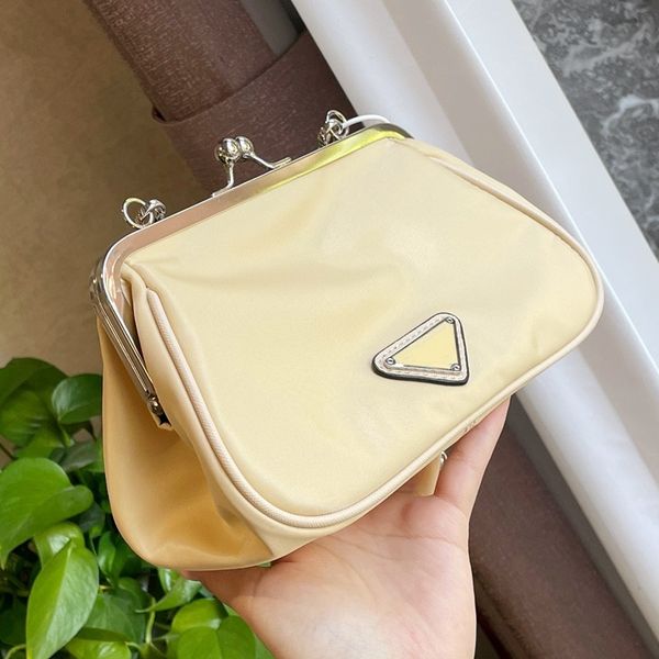 2022 luxury cross body shoulder bags designer chain totes coin purses handbags nylon elling women crossbody bag clutch wallets
2022 luxury cross body shoulder bags designer chain totes coin purses handbags nylon elling women crossbody bag clutch wallets