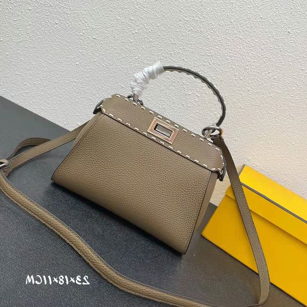 2022 early spring classic new leather handbag fashion simple hand-made wax thread sewing one shoulder diagonal all-match
2022 early spring classic new leather handbag fashion simple hand-made wax thread sewing one shoulder diagonal all-match