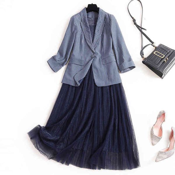 casual dresses order light luxury big high-end and label cutting tail goods small suit vest skirt, Black;gray
casual dresses order light luxury big high-end and label cutting tail goods small suit vest skirt, Black;gray