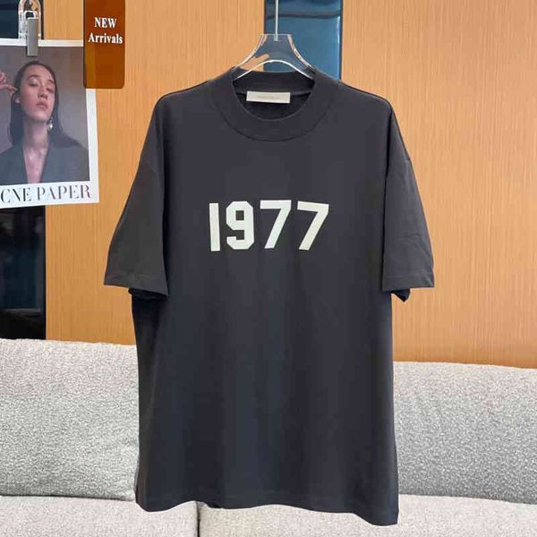 2022 summer new fog thread ess1977 loose casual short sleeve round neck t-shirt fashion brand high-quality trendy t-shirts, Black
2022 summer new fog thread ess1977 loose casual short sleeve round neck t-shirt fashion brand high-quality trendy t-shirts, Black