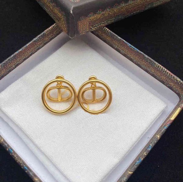 2022 factory wholesale new di home light luxury niche net red earrings female simple versatile earrings, Golden
2022 factory wholesale new di home light luxury niche net red earrings female simple versatile earrings, Golden