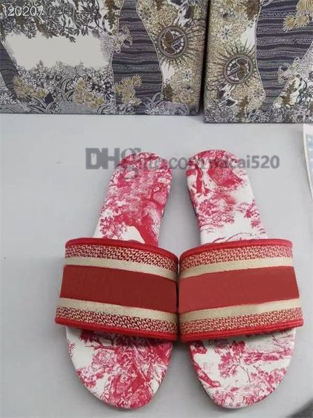 2022 paris dies designer shoes summer new slippers women's shoes flying woven embroidery flat sandals round toe chunky heel shee, Black
2022 paris dies designer shoes summer new slippers women's shoes flying woven embroidery flat sandals round toe chunky heel shee, Black