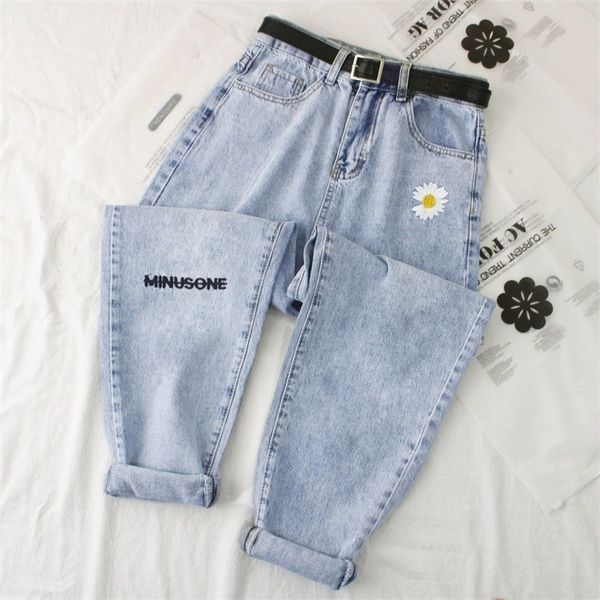 daisy embroidery denim jean women high waist jeans plus size harem trousers mujer vintage casual straight pant 220330, Blue
daisy embroidery denim jean women high waist jeans plus size harem trousers mujer vintage casual straight pant 220330, Blue