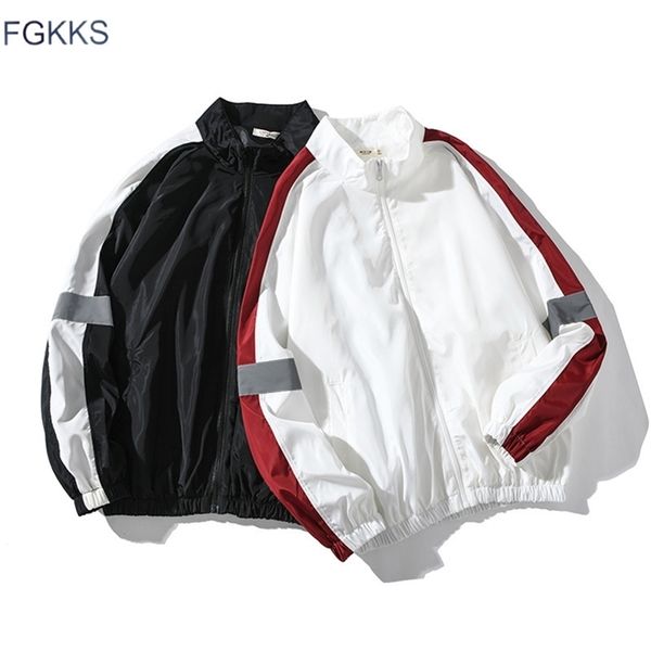 fgkks fashion trend men casual jacket spring brand men s splice stand collar jacket male jogging windproof jackets coat lj201013, Black;brown
fgkks fashion trend men casual jacket spring brand men s splice stand collar jacket male jogging windproof jackets coat lj201013, Black;brown